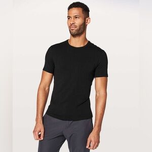 Lululemon 5 year basic tee - Size Large